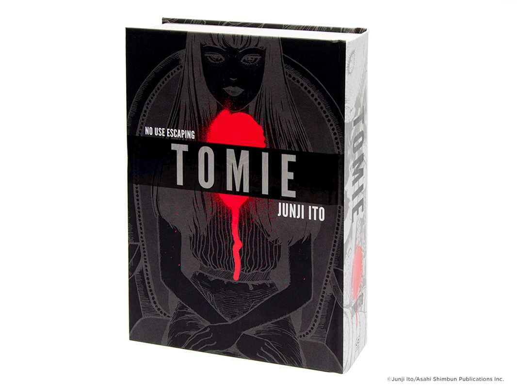 Tomie: Complete Deluxe Hardcover Edition