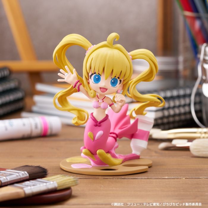Lucia PalVerse Palé figure — product view 6