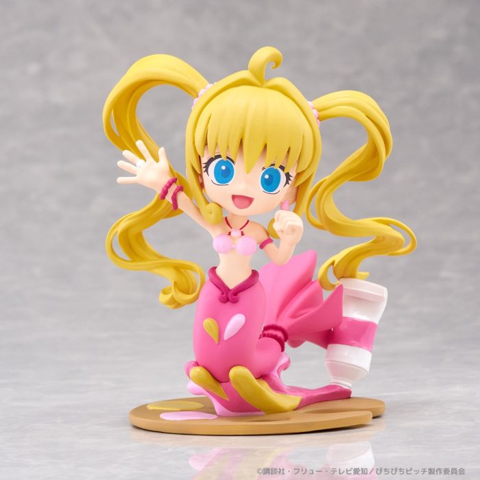 Lucia PalVerse Palé figure — product view 2