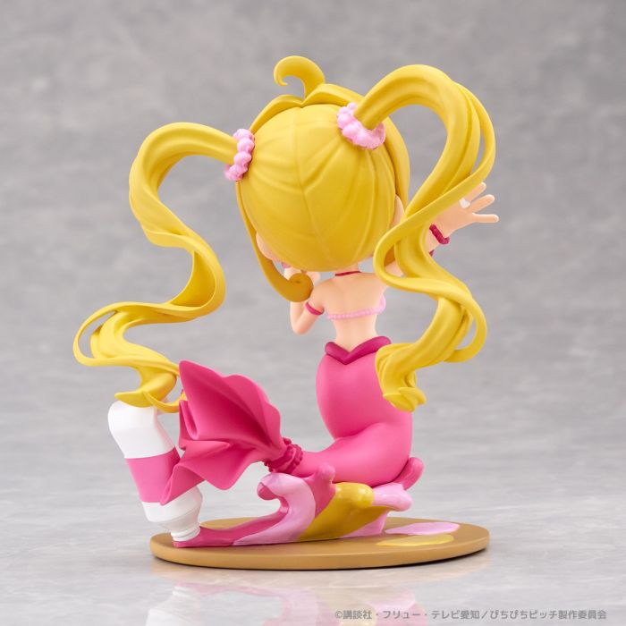 Lucia PalVerse Palé figure — product view 5