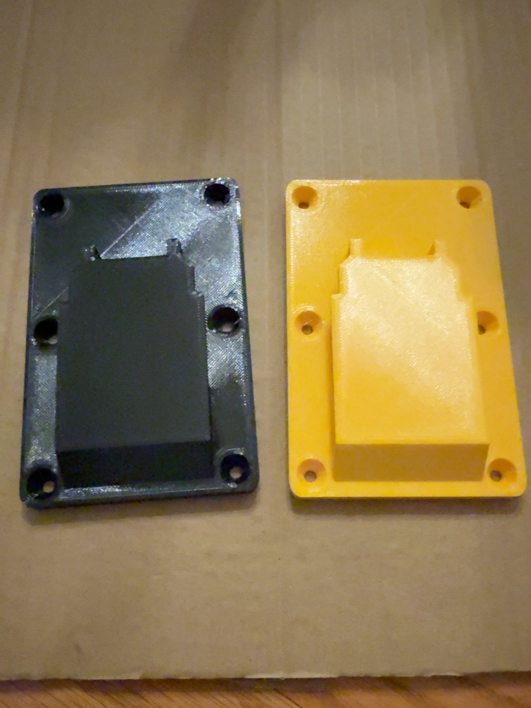 Black and yellow PETG single battery mounts compatible with DEWALT 20V MAX-style batteries, alternate view