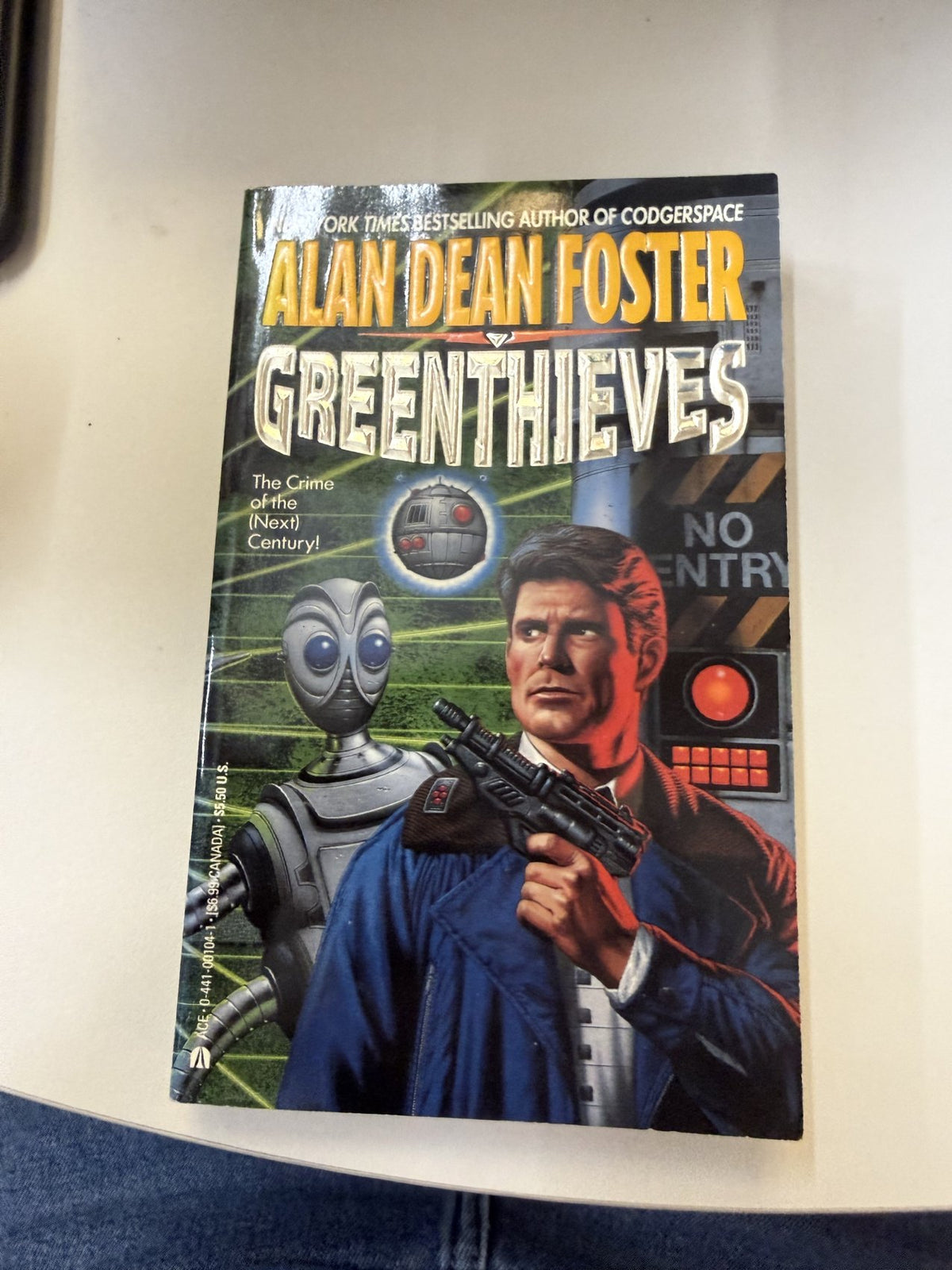 Greenthieves by Alan Dean Foster - photo 1