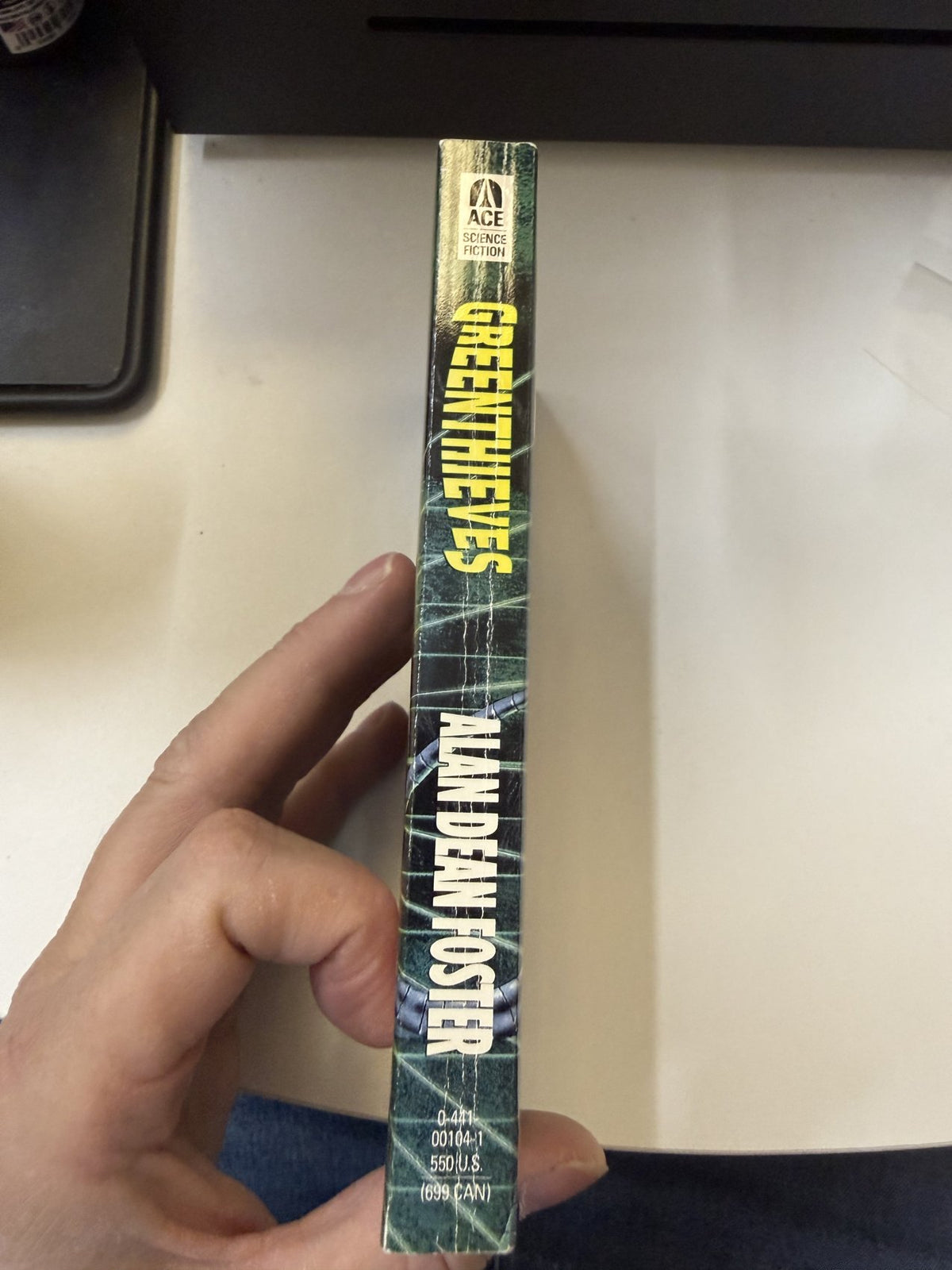 Greenthieves by Alan Dean Foster - photo 2